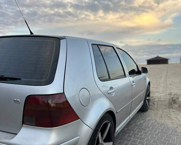 Серый Фольксваген Гольф, объемом двигателя 1.6 л и пробегом 300 тыс. км за 3800 $, фото 21 на Automoto.ua