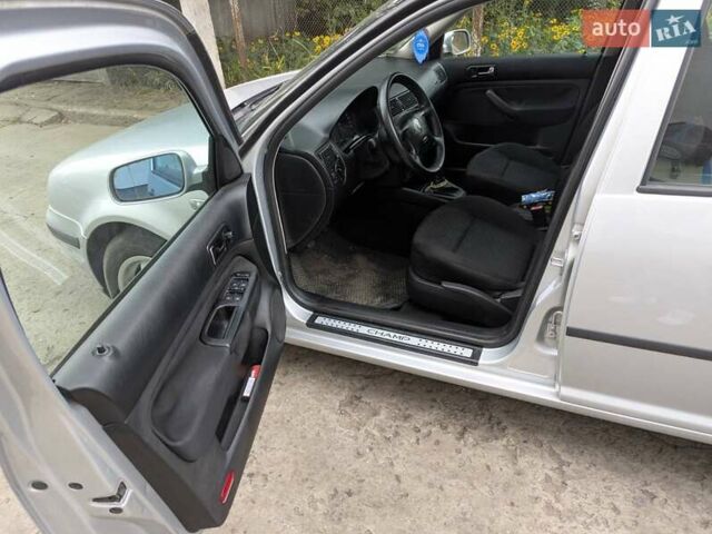 Сірий Фольксваген Гольф, об'ємом двигуна 1.39 л та пробігом 336 тис. км за 3750 $, фото 8 на Automoto.ua