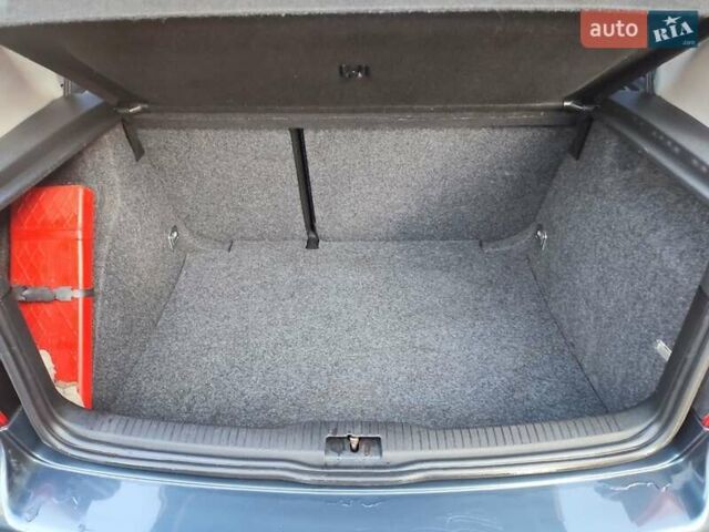 Серый Фольксваген Гольф, объемом двигателя 1.6 л и пробегом 223 тыс. км за 5500 $, фото 6 на Automoto.ua