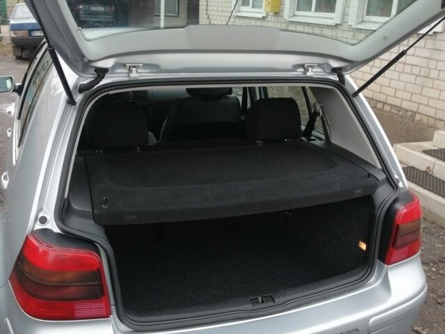 Серый Фольксваген Гольф, объемом двигателя 1.6 л и пробегом 238 тыс. км за 4043 $, фото 9 на Automoto.ua