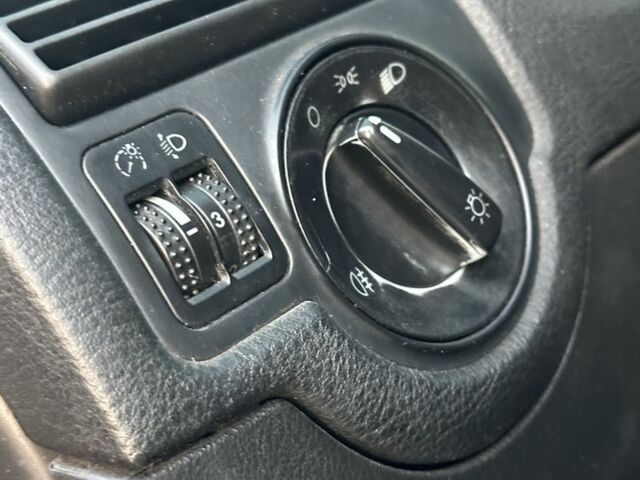 Серый Фольксваген Гольф, объемом двигателя 1.9 л и пробегом 320 тыс. км за 4500 $, фото 15 на Automoto.ua