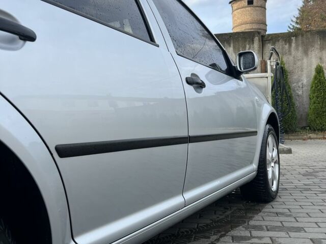 Серый Фольксваген Гольф, объемом двигателя 1.9 л и пробегом 318 тыс. км за 4200 $, фото 5 на Automoto.ua