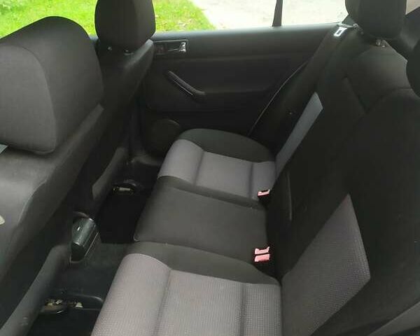 Сірий Фольксваген Гольф, об'ємом двигуна 1.39 л та пробігом 167 тис. км за 3500 $, фото 2 на Automoto.ua