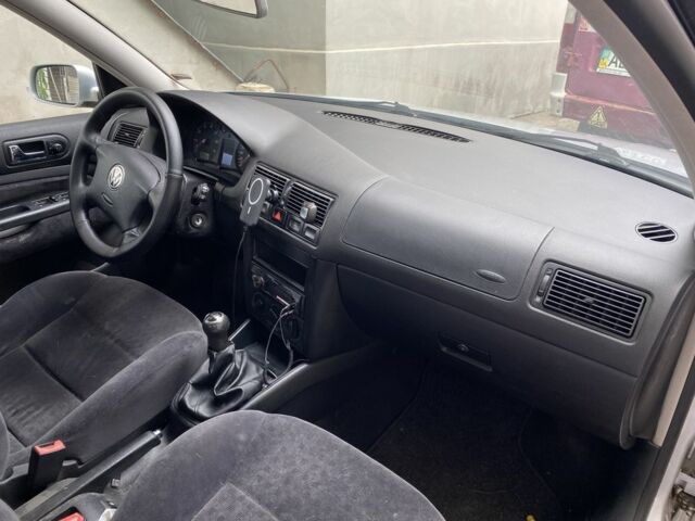 Серый Фольксваген Гольф, объемом двигателя 1.6 л и пробегом 265 тыс. км за 4200 $, фото 6 на Automoto.ua
