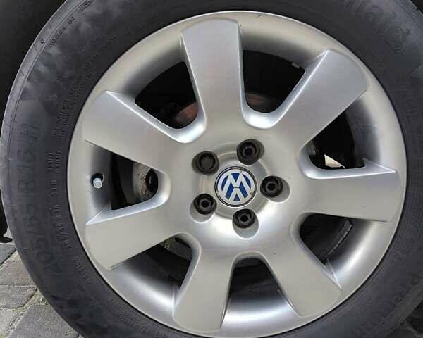 Серый Фольксваген Гольф, объемом двигателя 1.39 л и пробегом 229 тыс. км за 4600 $, фото 11 на Automoto.ua