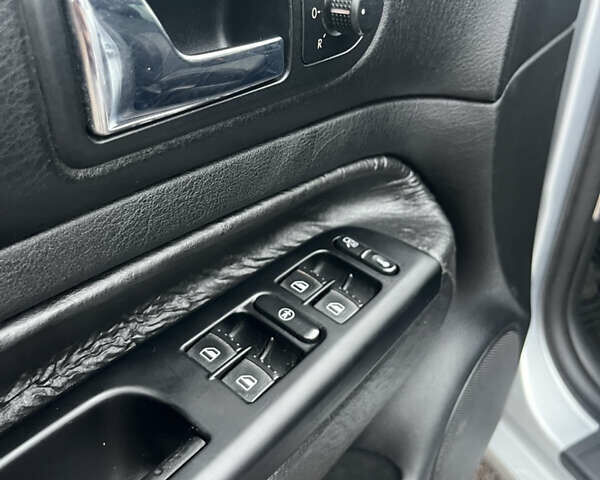 Серый Фольксваген Гольф, объемом двигателя 1.6 л и пробегом 219 тыс. км за 4500 $, фото 20 на Automoto.ua