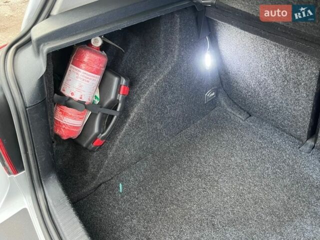 Серый Фольксваген Гольф, объемом двигателя 1.9 л и пробегом 261 тыс. км за 4999 $, фото 35 на Automoto.ua