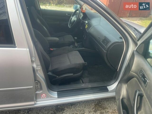 Сірий Фольксваген Гольф, об'ємом двигуна 1.6 л та пробігом 262 тис. км за 3850 $, фото 6 на Automoto.ua