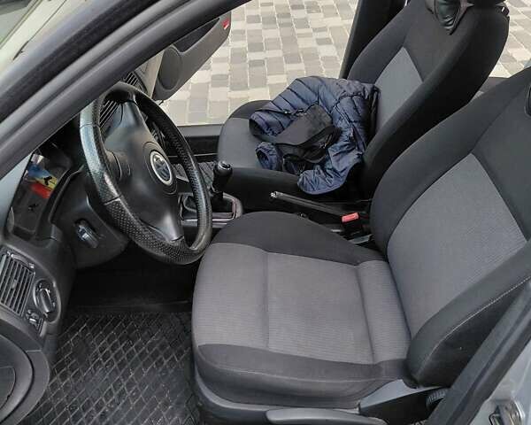 Серый Фольксваген Гольф, объемом двигателя 1.39 л и пробегом 229 тыс. км за 4600 $, фото 1 на Automoto.ua