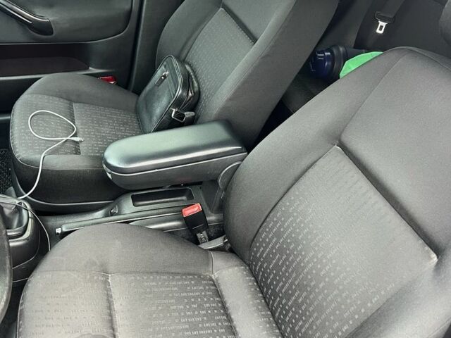 Серый Фольксваген Гольф, объемом двигателя 1.6 л и пробегом 3 тыс. км за 4200 $, фото 12 на Automoto.ua