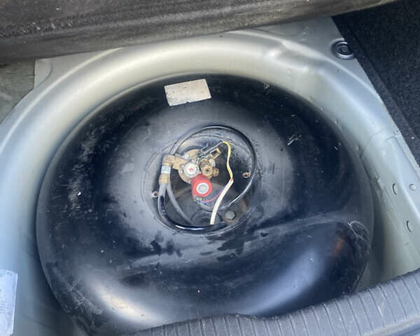 Серый Фольксваген Гольф, объемом двигателя 1.6 л и пробегом 232 тыс. км за 5500 $, фото 11 на Automoto.ua