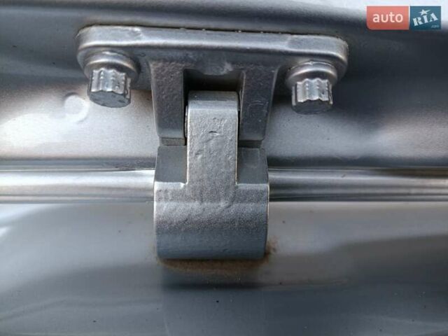 Серый Фольксваген Гольф, объемом двигателя 1.6 л и пробегом 177 тыс. км за 5000 $, фото 28 на Automoto.ua