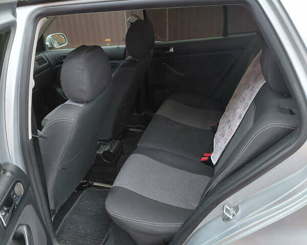 Серый Фольксваген Гольф, объемом двигателя 1.39 л и пробегом 287 тыс. км за 3500 $, фото 9 на Automoto.ua