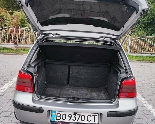 Серый Фольксваген Гольф, объемом двигателя 1.6 л и пробегом 266 тыс. км за 4700 $, фото 11 на Automoto.ua