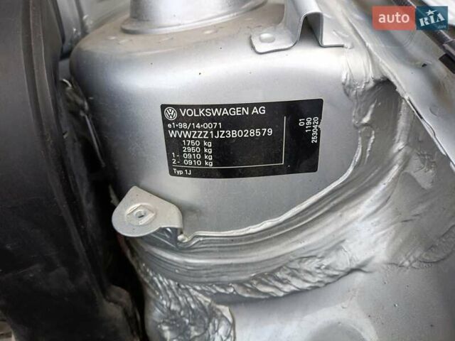 Серый Фольксваген Гольф, объемом двигателя 1.6 л и пробегом 177 тыс. км за 5000 $, фото 69 на Automoto.ua