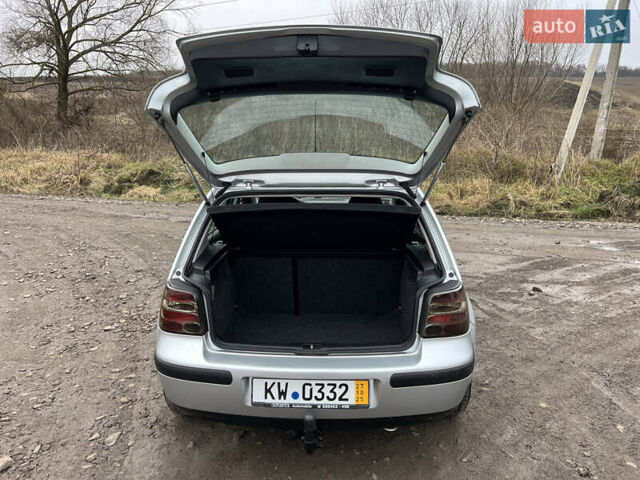 Серый Фольксваген Гольф, объемом двигателя 1.6 л и пробегом 170 тыс. км за 5200 $, фото 18 на Automoto.ua