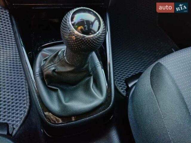 Серый Фольксваген Гольф, объемом двигателя 1.6 л и пробегом 177 тыс. км за 5000 $, фото 59 на Automoto.ua