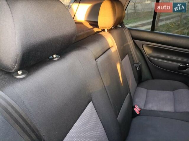 Серый Фольксваген Гольф, объемом двигателя 1.6 л и пробегом 177 тыс. км за 5000 $, фото 43 на Automoto.ua