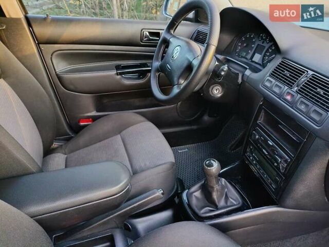 Серый Фольксваген Гольф, объемом двигателя 1.6 л и пробегом 177 тыс. км за 5000 $, фото 37 на Automoto.ua