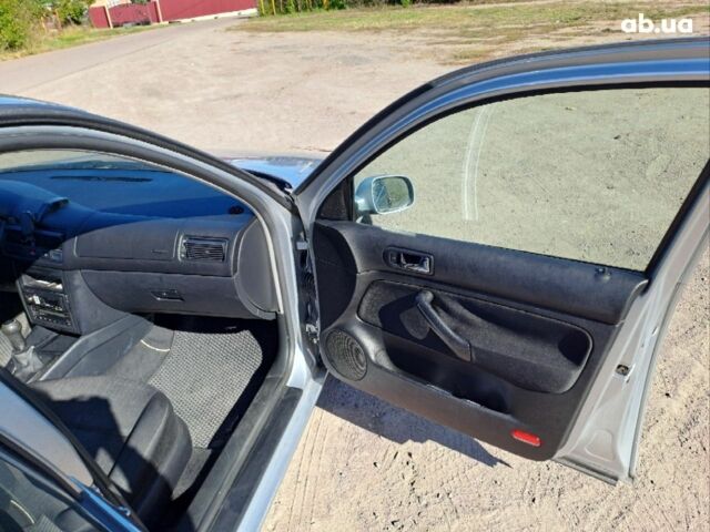 Серый Фольксваген Гольф, объемом двигателя 0 л и пробегом 315 тыс. км за 4200 $, фото 5 на Automoto.ua