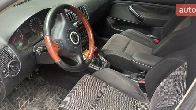 Сірий Фольксваген Гольф, об'ємом двигуна 1.9 л та пробігом 401 тис. км за 5000 $, фото 6 на Automoto.ua