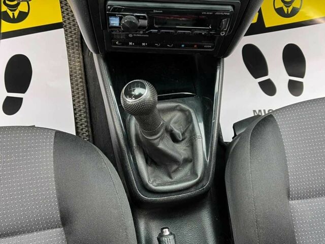 Серый Фольксваген Гольф, объемом двигателя 1.6 л и пробегом 203 тыс. км за 5700 $, фото 14 на Automoto.ua