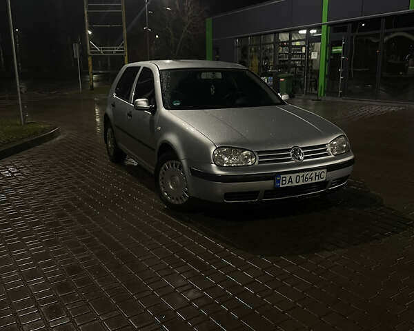 Серый Фольксваген Гольф, объемом двигателя 1.39 л и пробегом 250 тыс. км за 3999 $, фото 10 на Automoto.ua