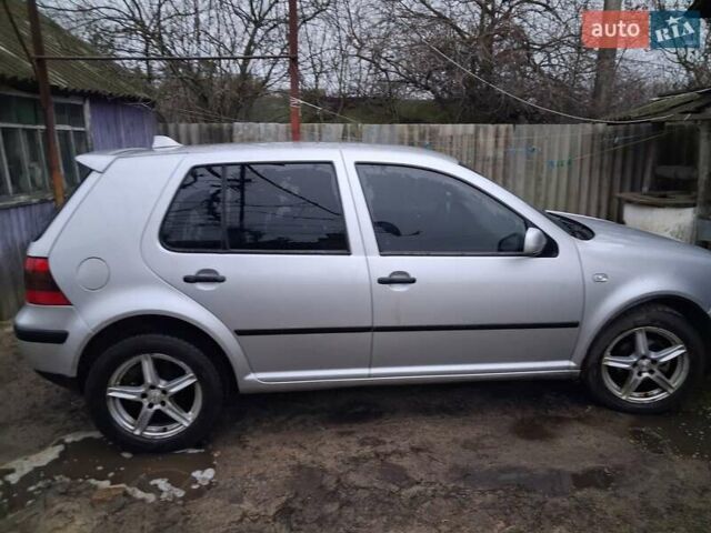Серый Фольксваген Гольф, объемом двигателя 1.6 л и пробегом 221 тыс. км за 4000 $, фото 2 на Automoto.ua