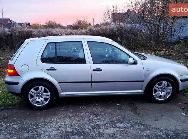 Серый Фольксваген Гольф, объемом двигателя 1.6 л и пробегом 194 тыс. км за 4800 $, фото 7 на Automoto.ua