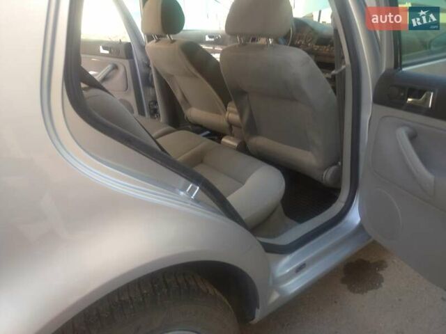 Сірий Фольксваген Гольф, об'ємом двигуна 1.6 л та пробігом 235 тис. км за 4555 $, фото 15 на Automoto.ua