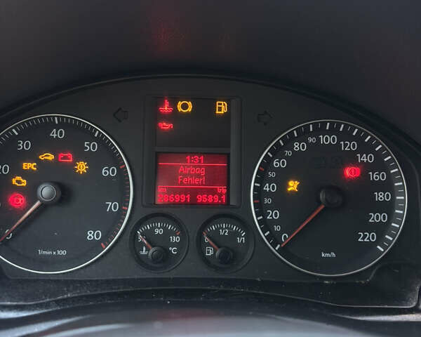 Сірий Фольксваген Гольф, об'ємом двигуна 1.39 л та пробігом 287 тис. км за 4800 $, фото 39 на Automoto.ua