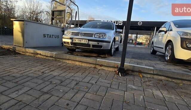 Серый Фольксваген Гольф, объемом двигателя 1.39 л и пробегом 186 тыс. км за 4400 $, фото 4 на Automoto.ua