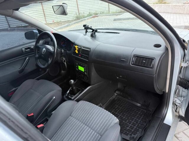 Фольксваген Гольф 2003 у Кривому Розі на Automoto.ua Сірий Фольксваген Гольф, об'ємом двигуна 1.4 л та пробігом 187 тис. км за 3500 $, фото 17 на Automoto.ua