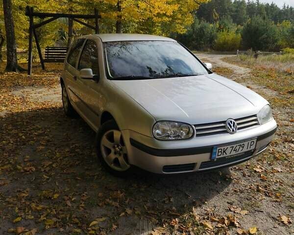 Серый Фольксваген Гольф, объемом двигателя 1.6 л и пробегом 143 тыс. км за 4450 $, фото 3 на Automoto.ua