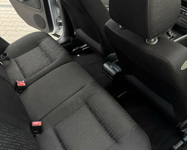 Серый Фольксваген Гольф, объемом двигателя 1.6 л и пробегом 178 тыс. км за 4999 $, фото 27 на Automoto.ua