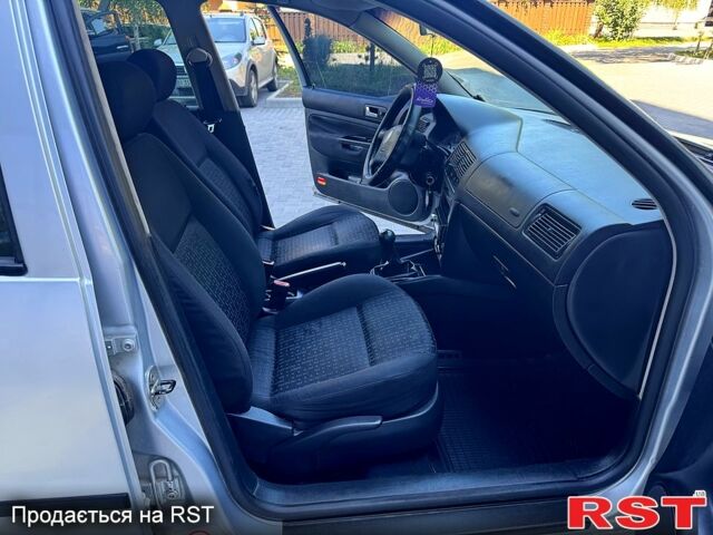 Серый Фольксваген Гольф, объемом двигателя 1.4 л и пробегом 200 тыс. км за 3800 $, фото 11 на Automoto.ua