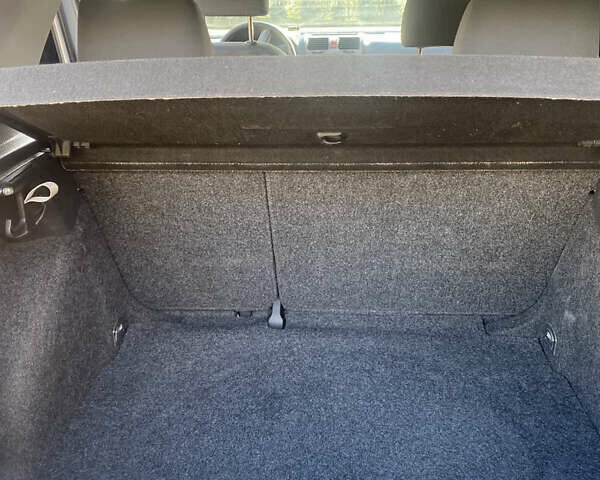 Серый Фольксваген Гольф, объемом двигателя 1.6 л и пробегом 280 тыс. км за 4300 $, фото 13 на Automoto.ua