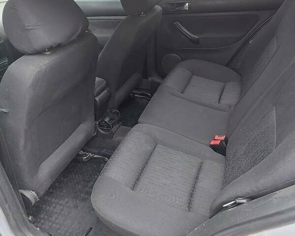 Сірий Фольксваген Гольф, об'ємом двигуна 1.6 л та пробігом 388 тис. км за 3650 $, фото 39 на Automoto.ua