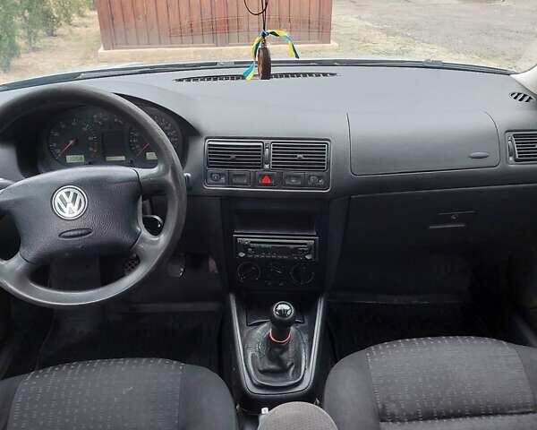 Сірий Фольксваген Гольф, об'ємом двигуна 1.6 л та пробігом 388 тис. км за 3650 $, фото 26 на Automoto.ua