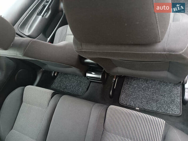 Серый Фольксваген Гольф, объемом двигателя 1.6 л и пробегом 226 тыс. км за 5250 $, фото 44 на Automoto.ua