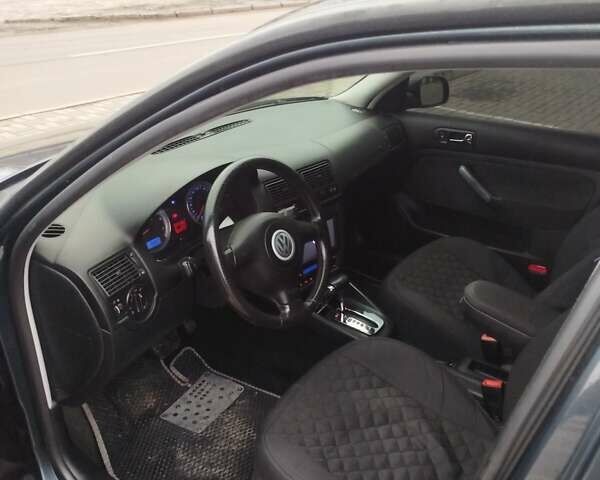 Серый Фольксваген Гольф, объемом двигателя 1.6 л и пробегом 204 тыс. км за 4900 $, фото 2 на Automoto.ua