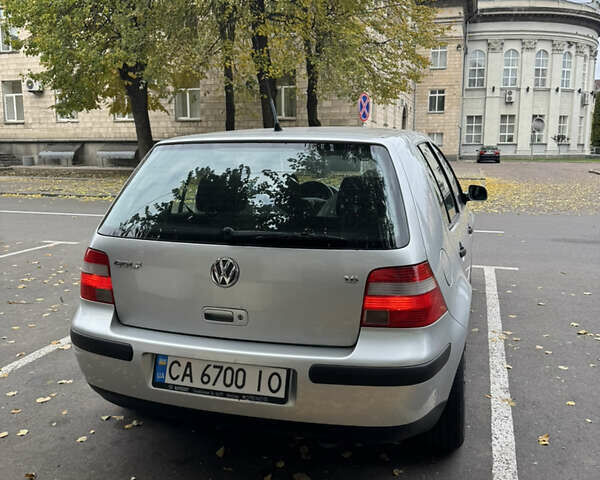 Серый Фольксваген Гольф, объемом двигателя 1.6 л и пробегом 391 тыс. км за 4500 $, фото 7 на Automoto.ua