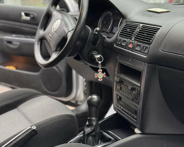 Сірий Фольксваген Гольф, об'ємом двигуна 1.6 л та пробігом 178 тис. км за 4100 $, фото 29 на Automoto.ua