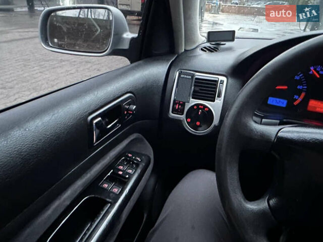 Серый Фольксваген Гольф, объемом двигателя 1.6 л и пробегом 207 тыс. км за 4800 $, фото 4 на Automoto.ua