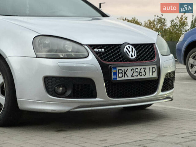 Сірий Фольксваген Гольф, об'ємом двигуна 1.6 л та пробігом 210 тис. км за 4150 $, фото 2 на Automoto.ua