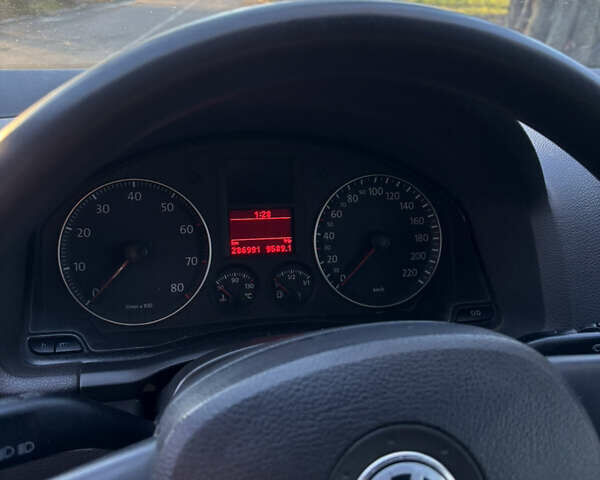 Сірий Фольксваген Гольф, об'ємом двигуна 1.39 л та пробігом 287 тис. км за 4800 $, фото 25 на Automoto.ua