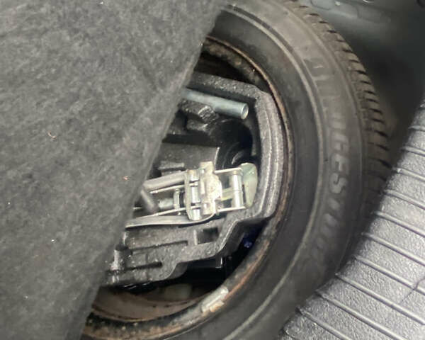 Серый Фольксваген Гольф, объемом двигателя 1.4 л и пробегом 215 тыс. км за 3950 $, фото 15 на Automoto.ua