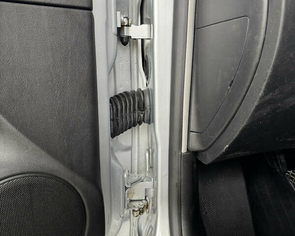 Серый Фольксваген Гольф, объемом двигателя 1.6 л и пробегом 170 тыс. км за 5200 $, фото 29 на Automoto.ua