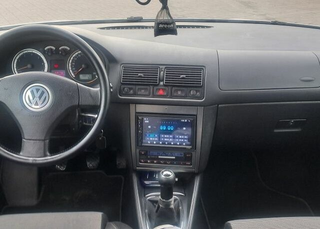 Серый Фольксваген Гольф, объемом двигателя 1.6 л и пробегом 198 тыс. км за 3900 $, фото 4 на Automoto.ua