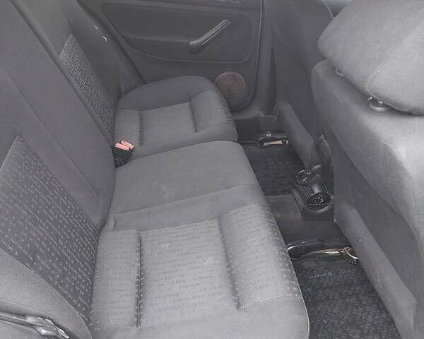 Сірий Фольксваген Гольф, об'ємом двигуна 1.6 л та пробігом 388 тис. км за 3650 $, фото 42 на Automoto.ua